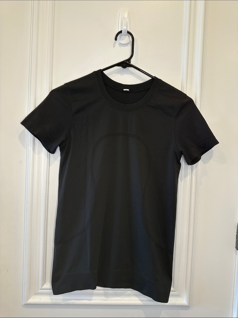 lululemon athletica Black Short Sleeve Tee